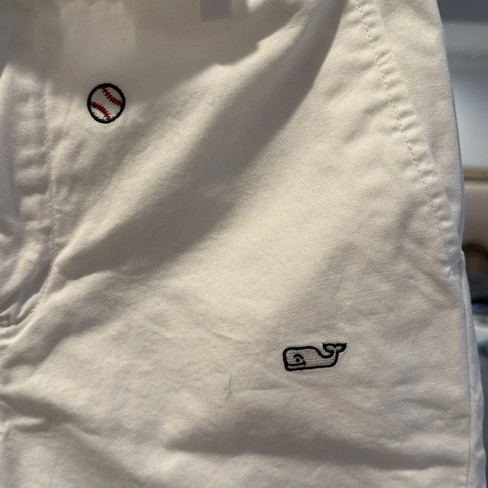 Vineyard vines boys adjustable waistline whale and baseball short, size 14 (42)